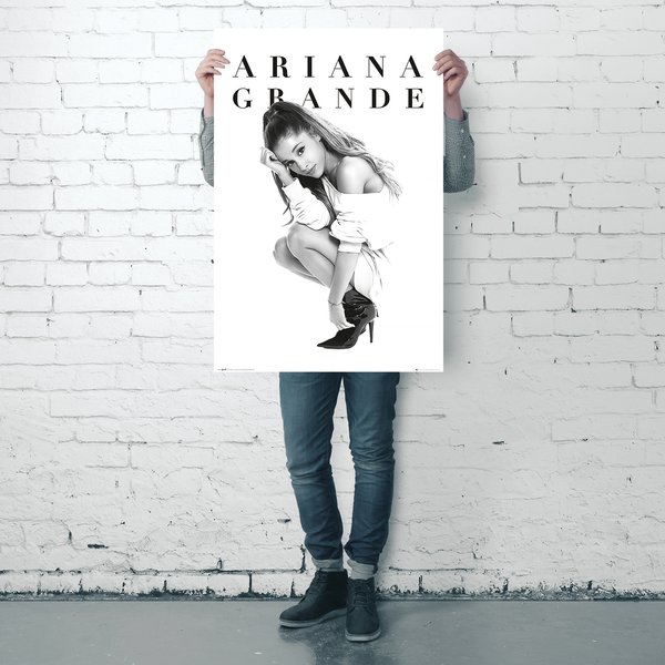 Ariana Grande Poster Crouch
