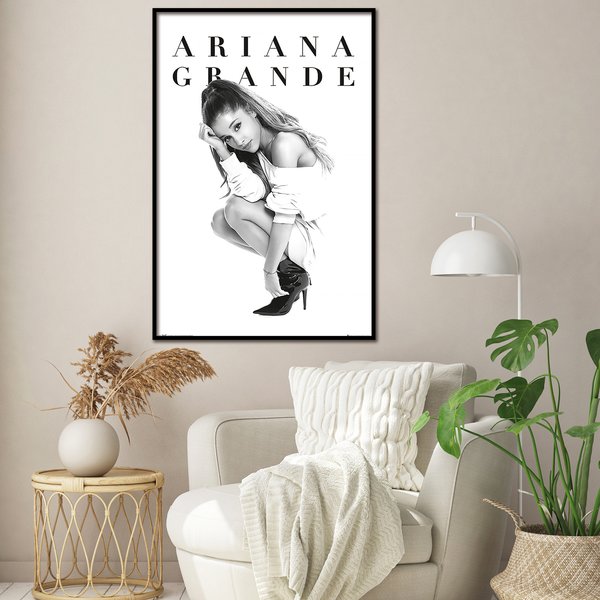 Ariana Grande Poster Crouch