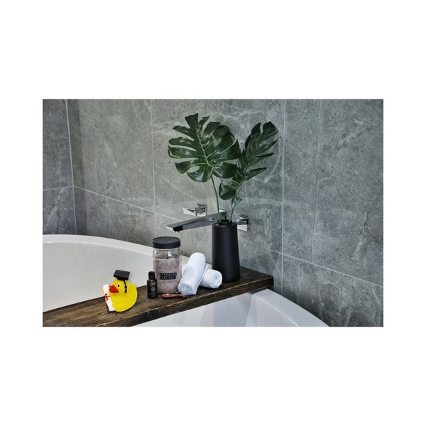 Badeente mit Bachelor Hut und