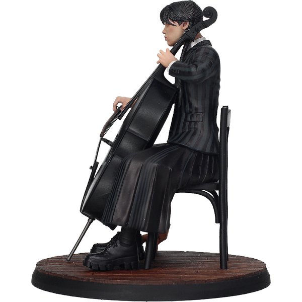 Wednesday Figur mit Cello